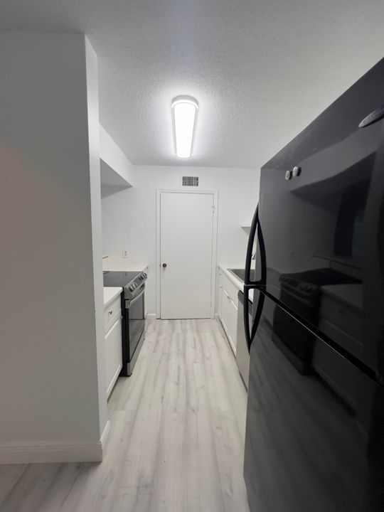 待售: $185,000 (2 贝兹, 1 浴室, 758 平方英尺)