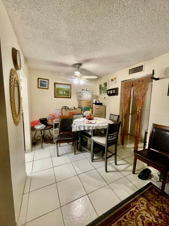 For Sale: $149,000 (1 beds, 1 baths, 560 Square Feet)