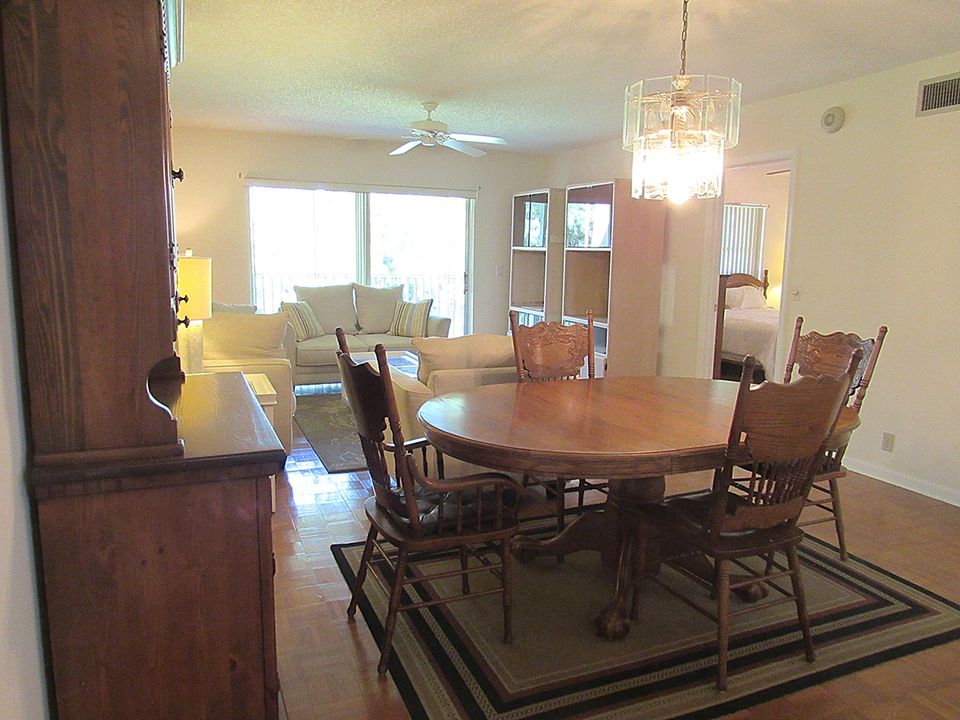 Activo con contrato: $1,850 (2 camas, 2 baños, 1096 Pies cuadrados)