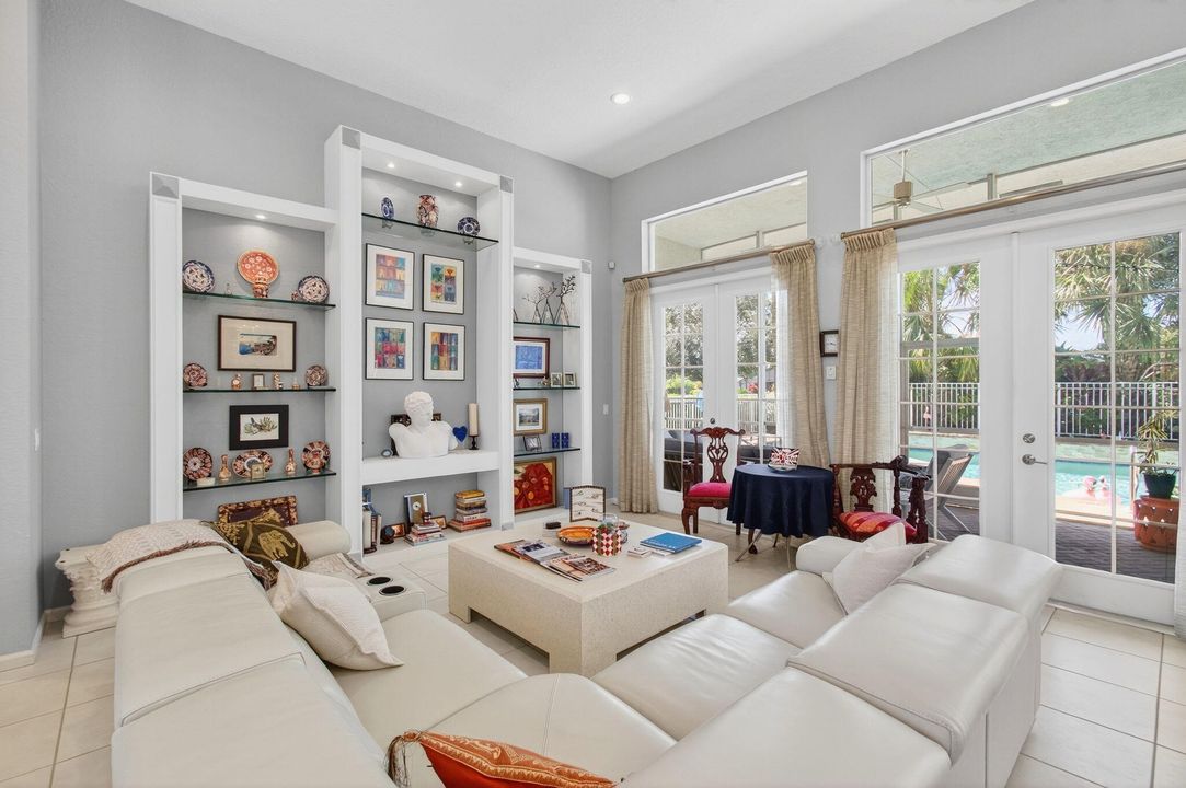 Activo con contrato: $1,249,900 (3 camas, 3 baños, 2912 Pies cuadrados)