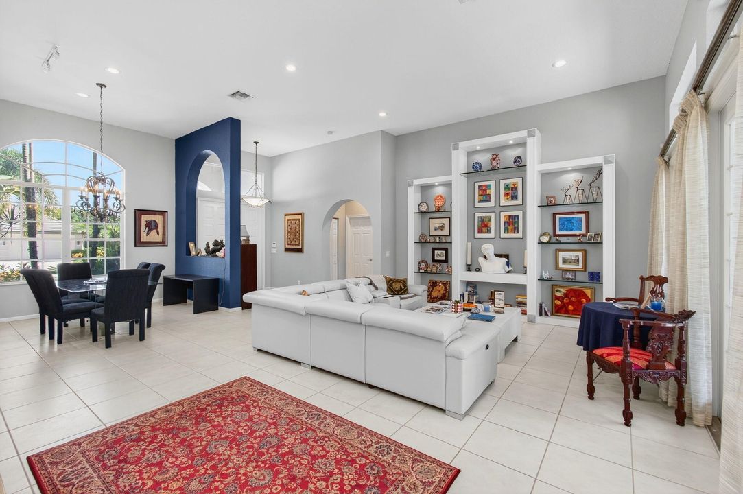 Activo con contrato: $1,249,900 (3 camas, 3 baños, 2912 Pies cuadrados)