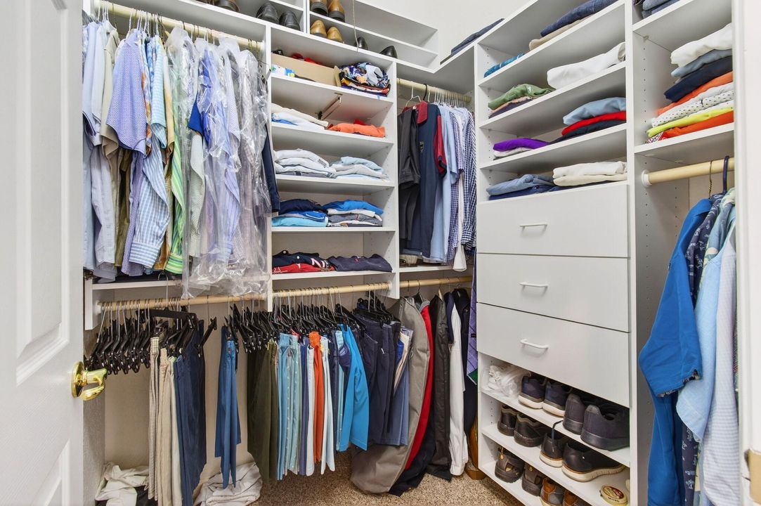 Activo con contrato: $1,249,900 (3 camas, 3 baños, 2912 Pies cuadrados)