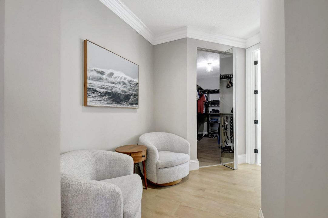 Под контрактом: $1,300,000 (5 спален, 3 ванн, 3451 Квадратных фут)