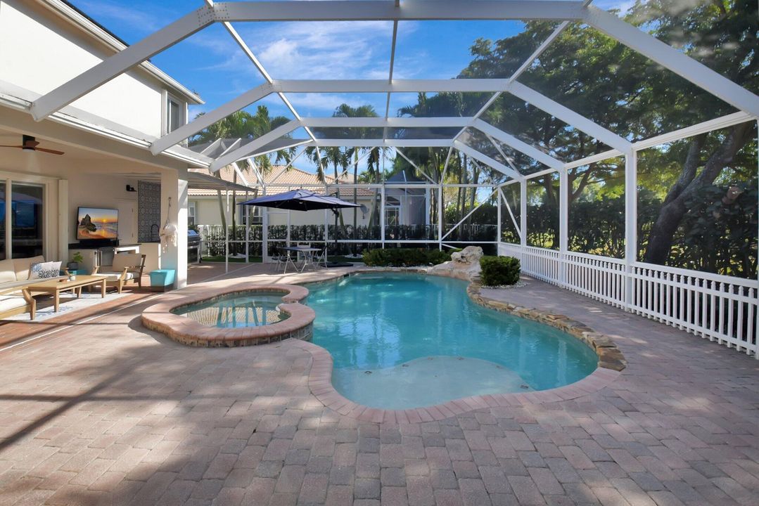 Под контрактом: $1,300,000 (5 спален, 3 ванн, 3451 Квадратных фут)