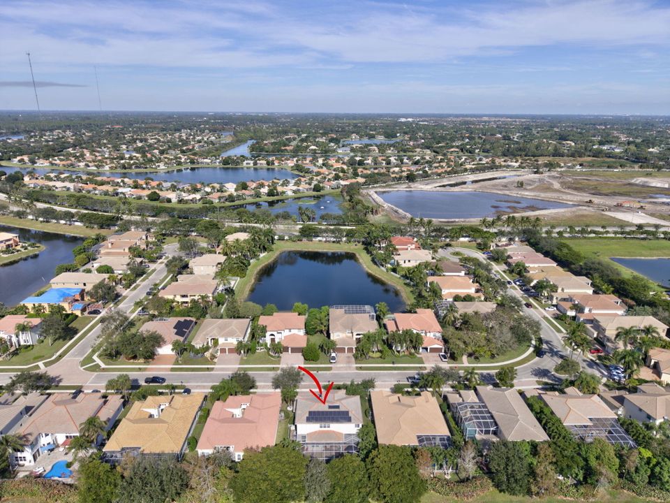 Под контрактом: $1,300,000 (5 спален, 3 ванн, 3451 Квадратных фут)