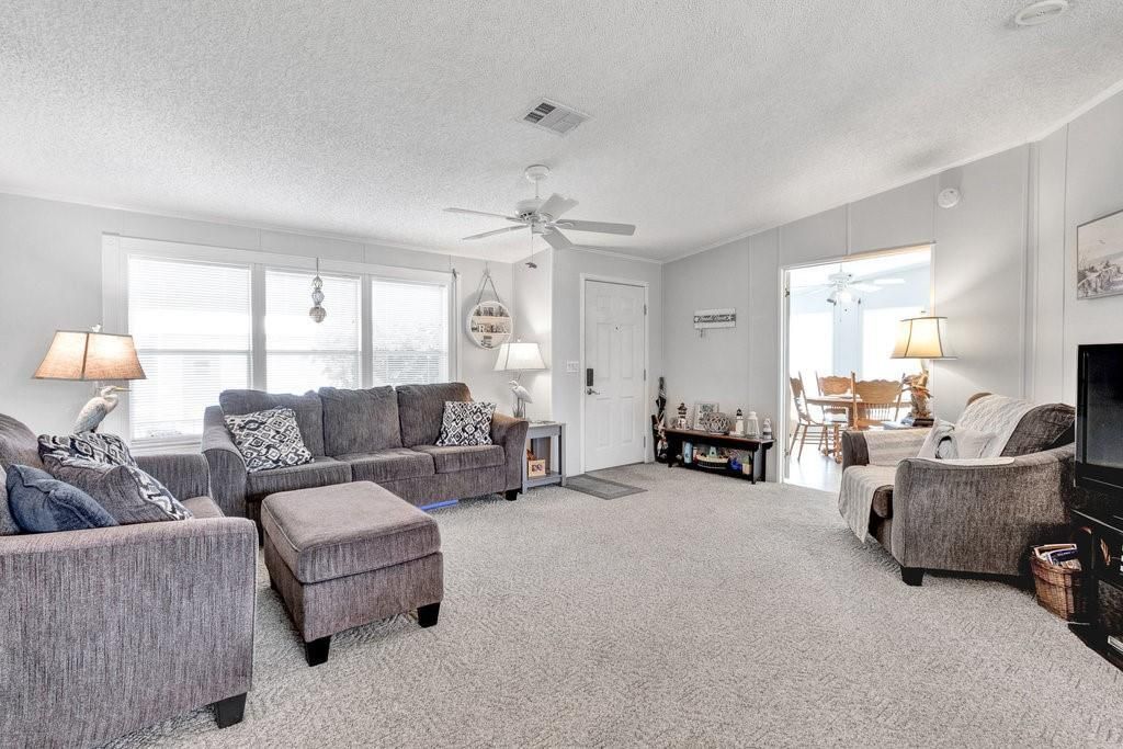 For Sale: $229,900 (2 beds, 2 baths, 1777 Square Feet)