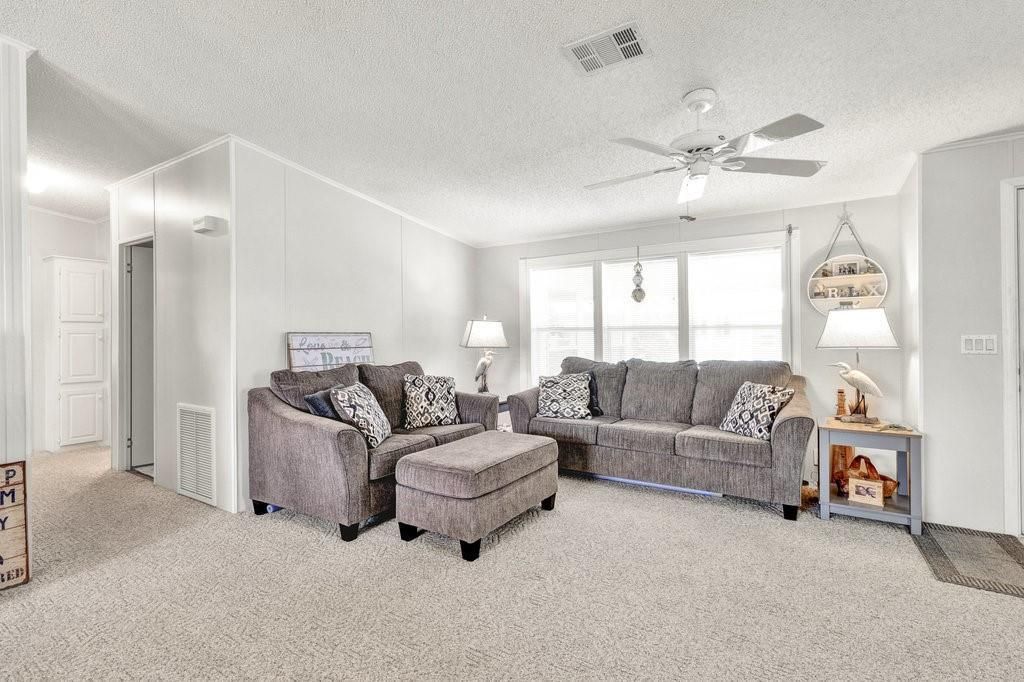 For Sale: $229,900 (2 beds, 2 baths, 1777 Square Feet)