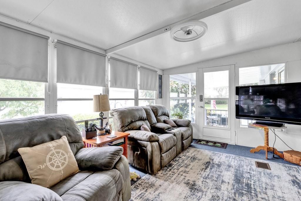 For Sale: $229,900 (2 beds, 2 baths, 1777 Square Feet)