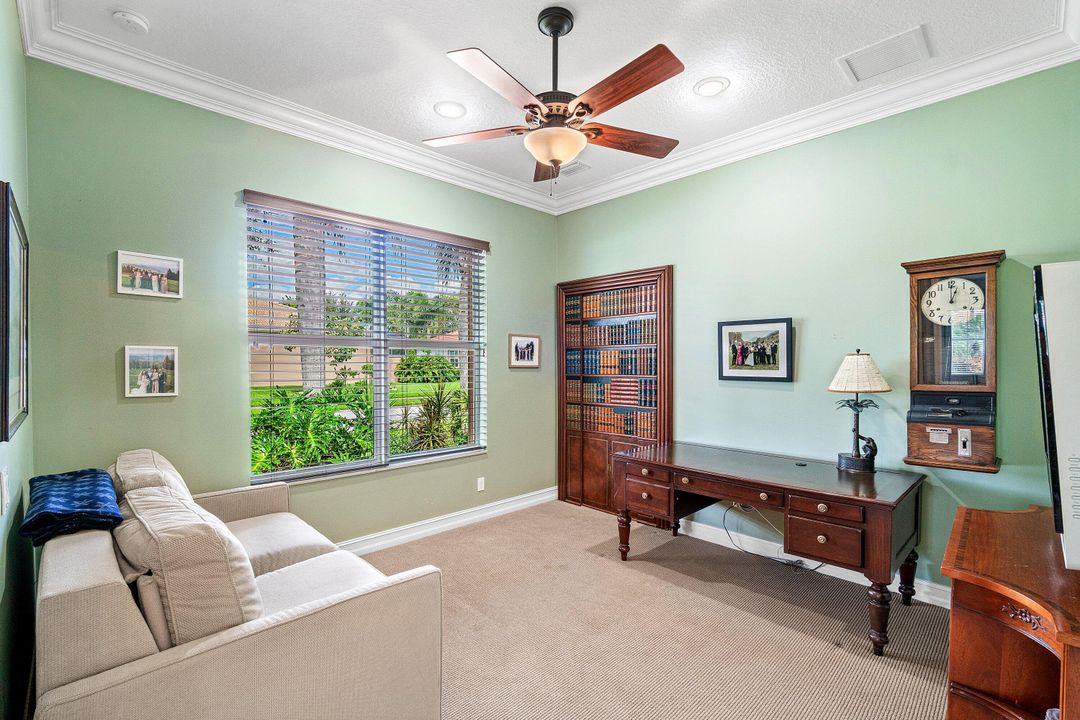 合同活跃: $575,000 (3 贝兹, 2 浴室, 2210 平方英尺)