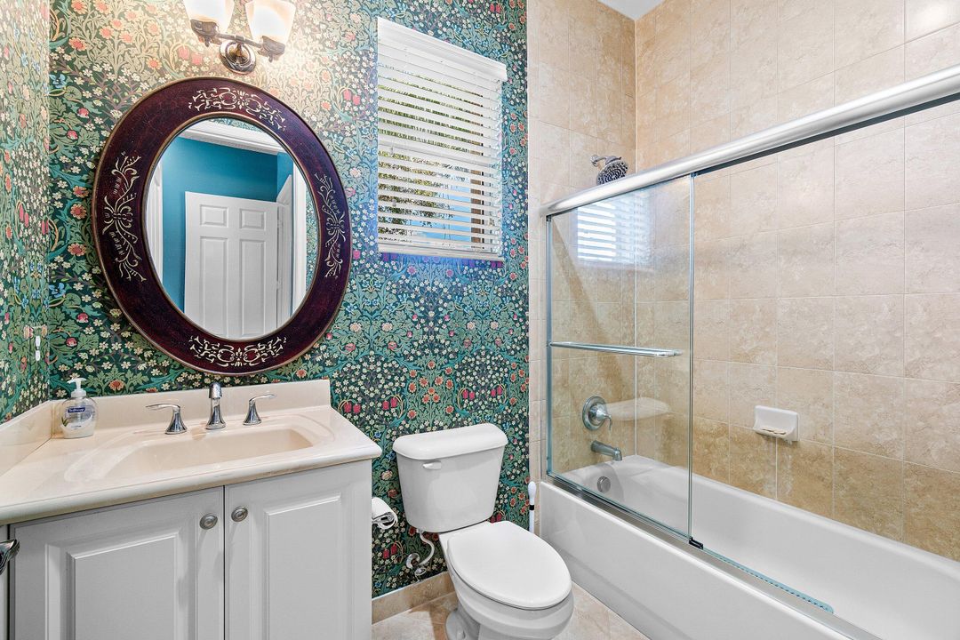 合同活跃: $575,000 (3 贝兹, 2 浴室, 2210 平方英尺)