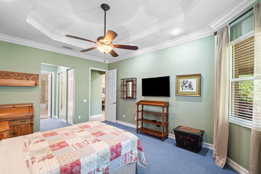 合同活跃: $575,000 (3 贝兹, 2 浴室, 2210 平方英尺)