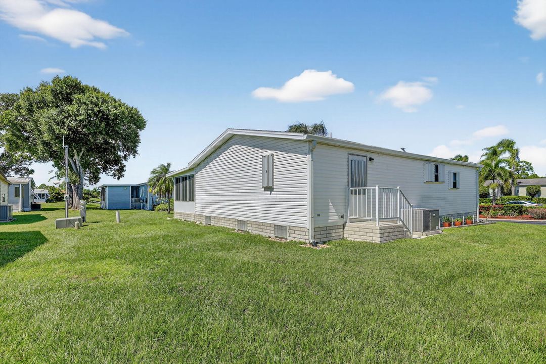 For Sale: $159,000 (2 beds, 2 baths, 1120 Square Feet)