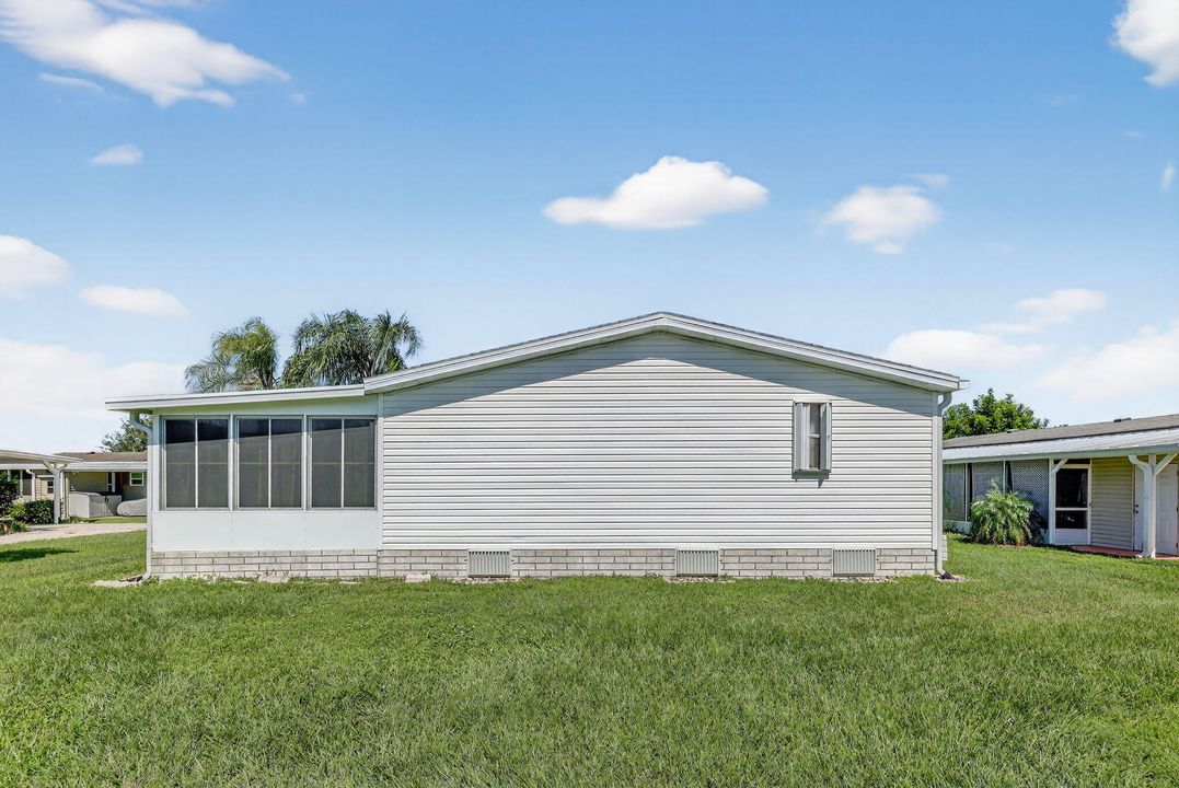 For Sale: $159,000 (2 beds, 2 baths, 1120 Square Feet)