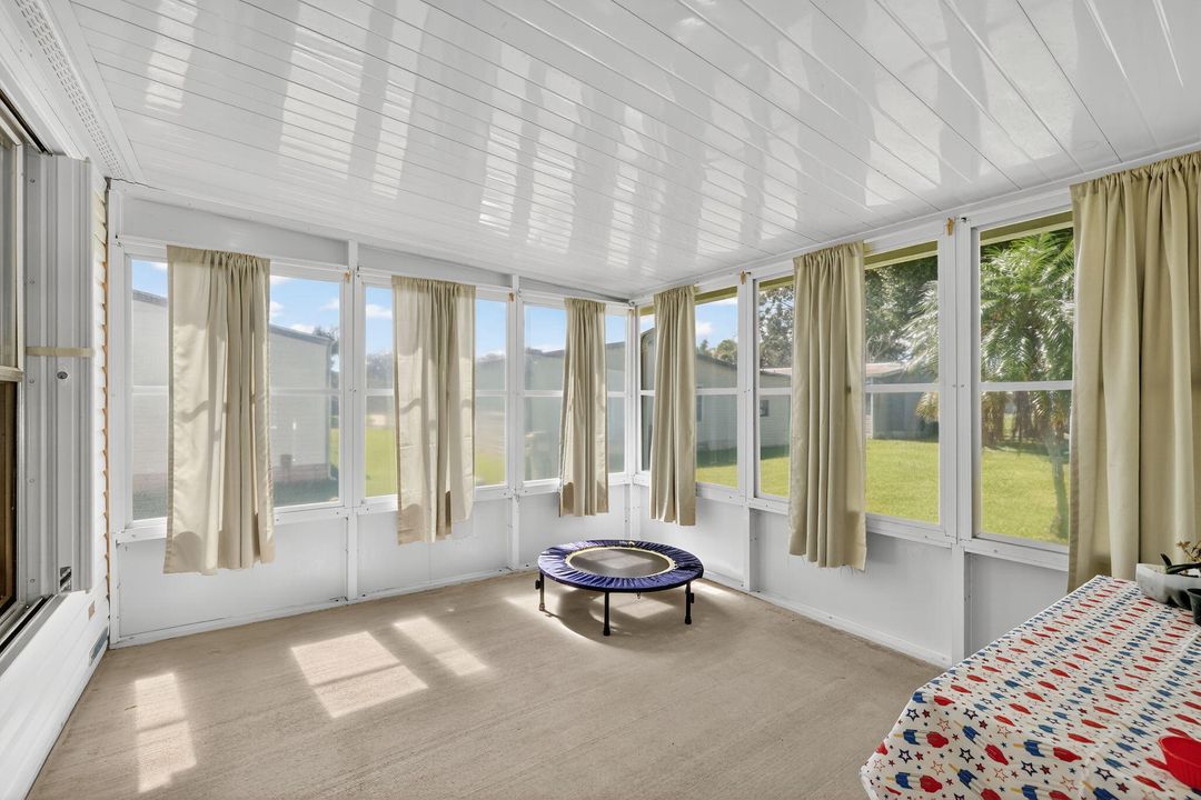 For Sale: $159,000 (2 beds, 2 baths, 1120 Square Feet)