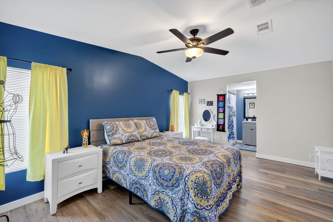 For Sale: $159,000 (2 beds, 2 baths, 1120 Square Feet)