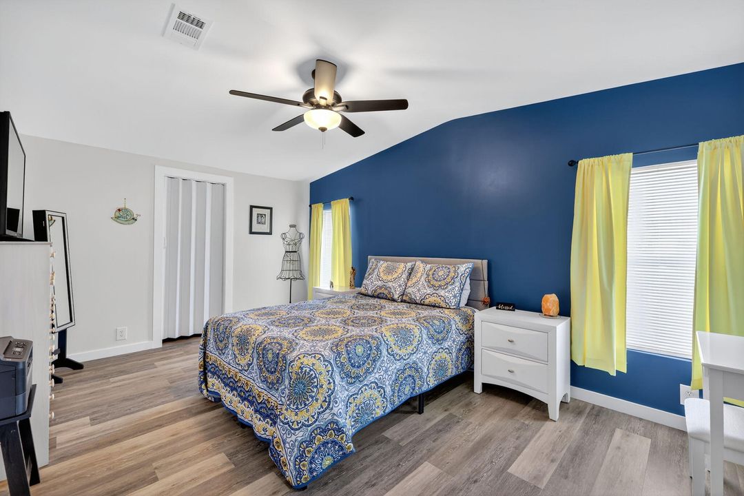 For Sale: $159,000 (2 beds, 2 baths, 1120 Square Feet)