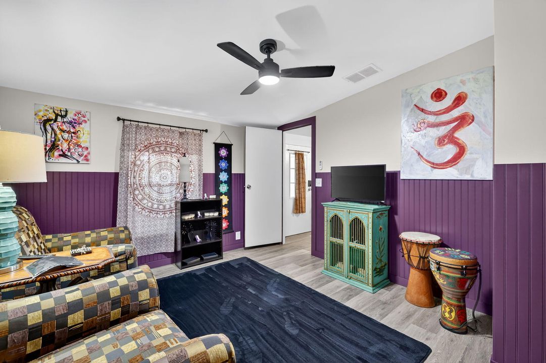 For Sale: $159,000 (2 beds, 2 baths, 1120 Square Feet)