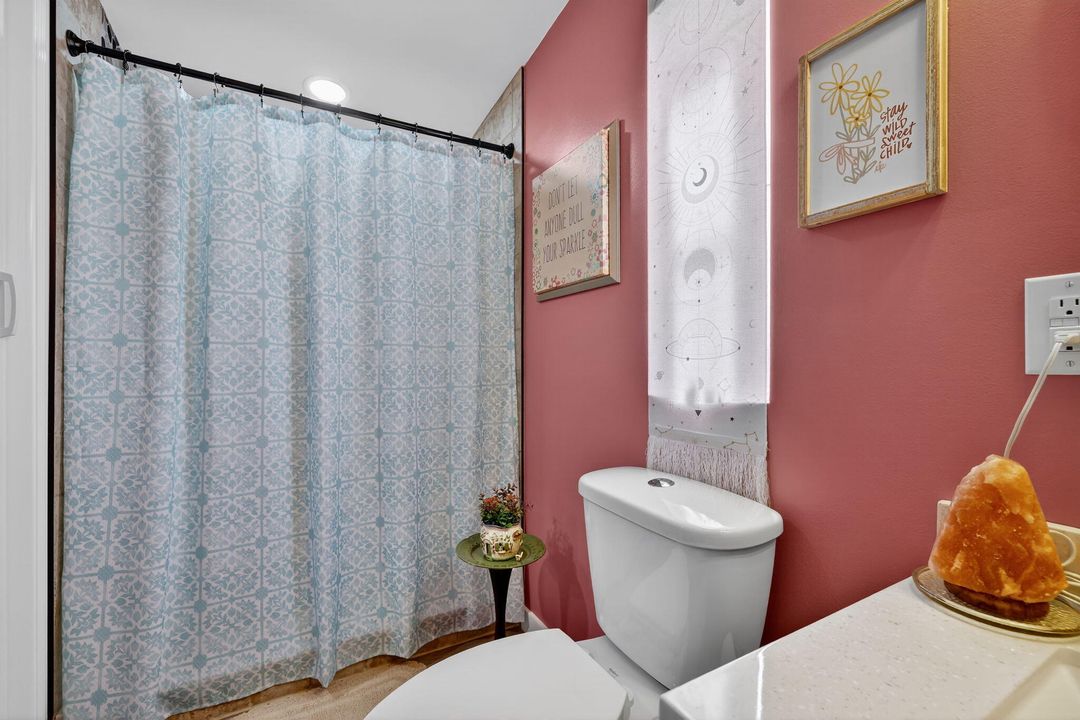 For Sale: $159,000 (2 beds, 2 baths, 1120 Square Feet)