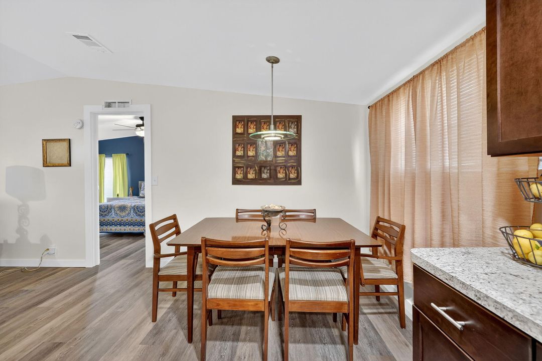 For Sale: $159,000 (2 beds, 2 baths, 1120 Square Feet)