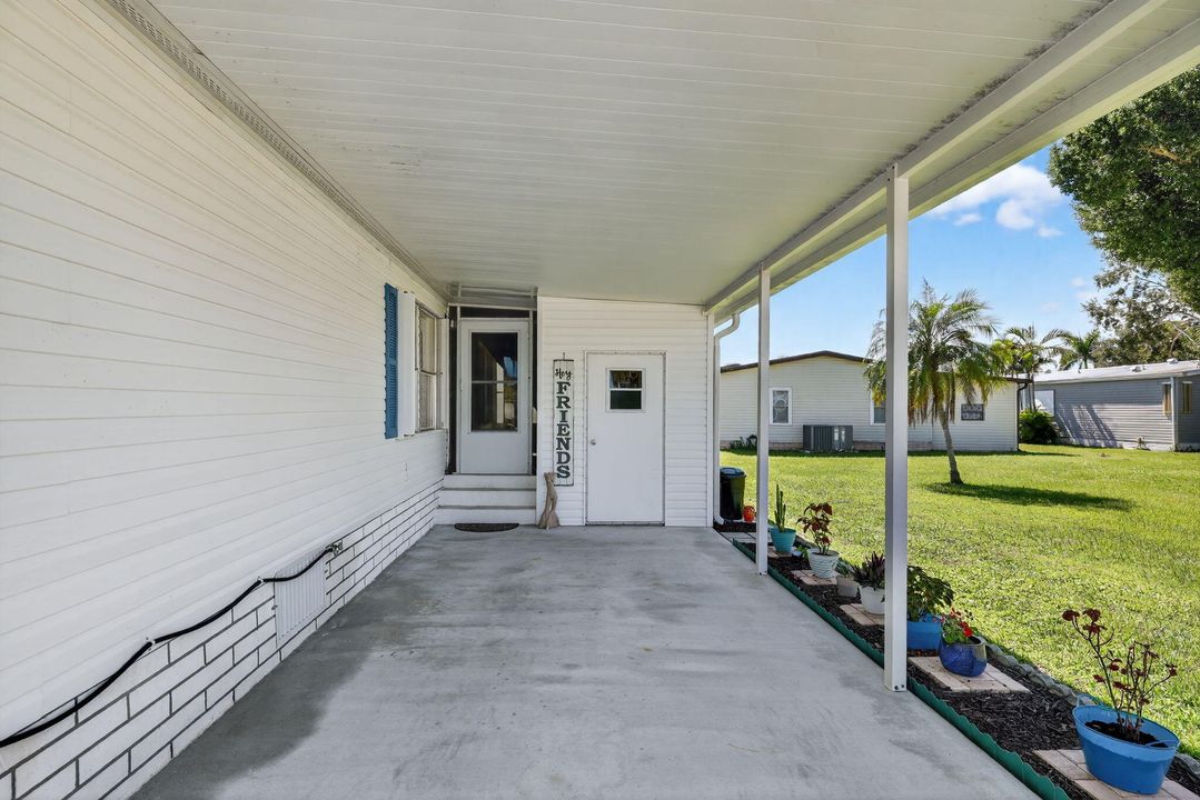 For Sale: $159,000 (2 beds, 2 baths, 1120 Square Feet)