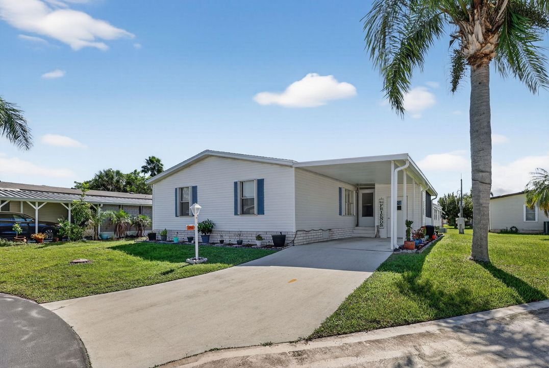 For Sale: $159,000 (2 beds, 2 baths, 1120 Square Feet)