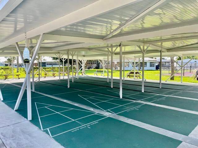 待售: $125,000 (1 贝兹, 2 浴室, 860 平方英尺)