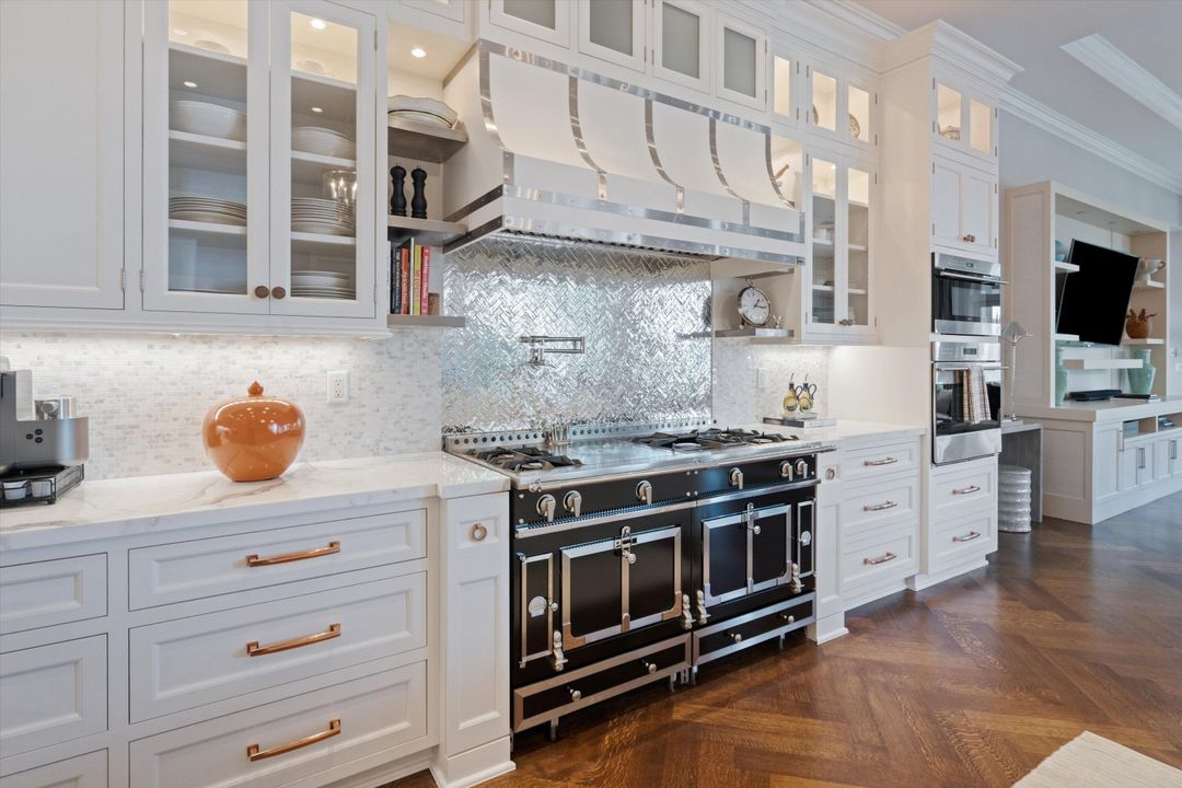 For Sale: $11,500,000 (5 beds, 6 baths, 7856 Square Feet)