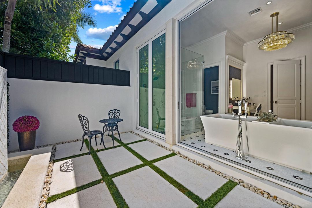 For Sale: $11,500,000 (5 beds, 6 baths, 7856 Square Feet)