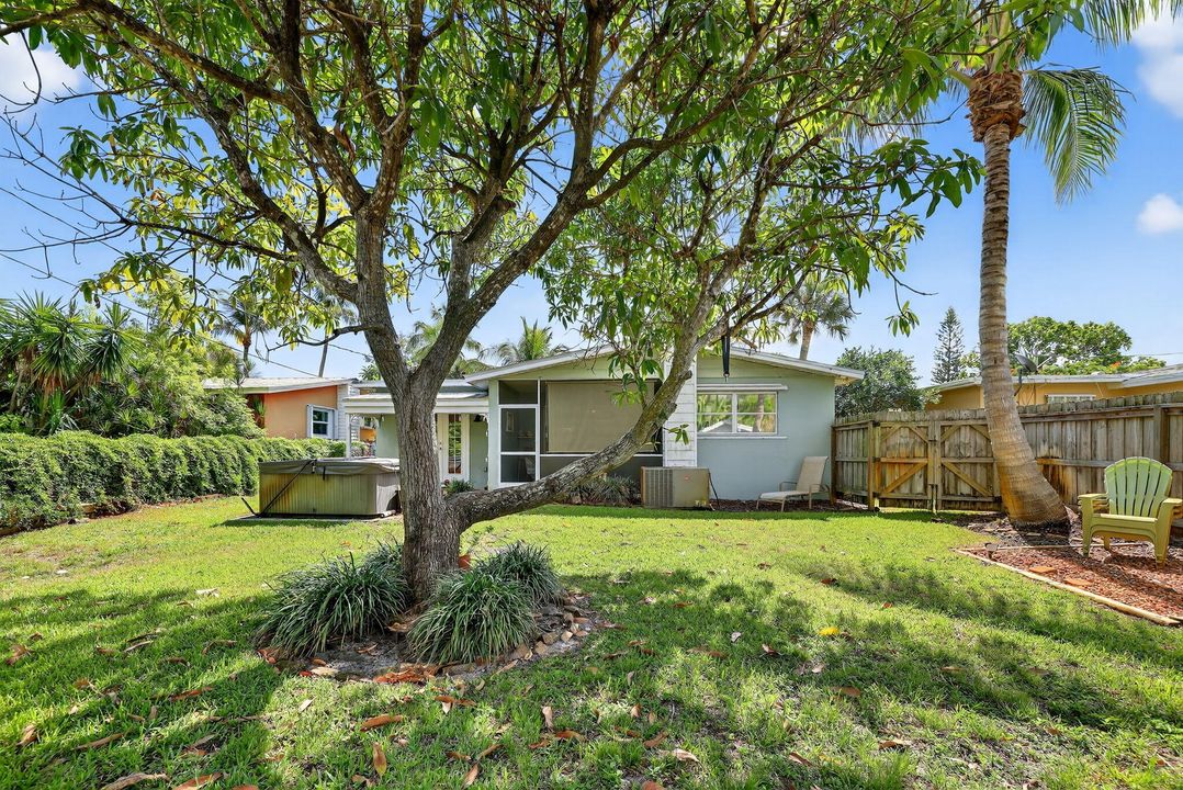 出租: $3,800 (3 贝兹, 1 浴室, 1001 平方英尺)