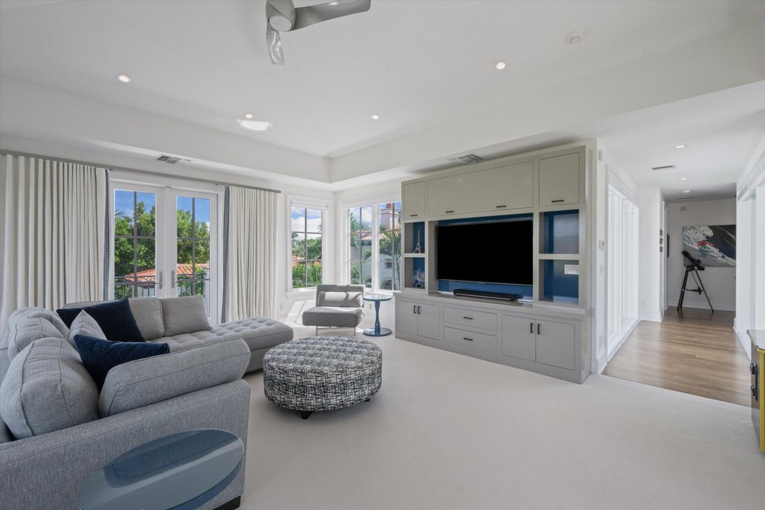 For Sale: $11,500,000 (5 beds, 6 baths, 7856 Square Feet)