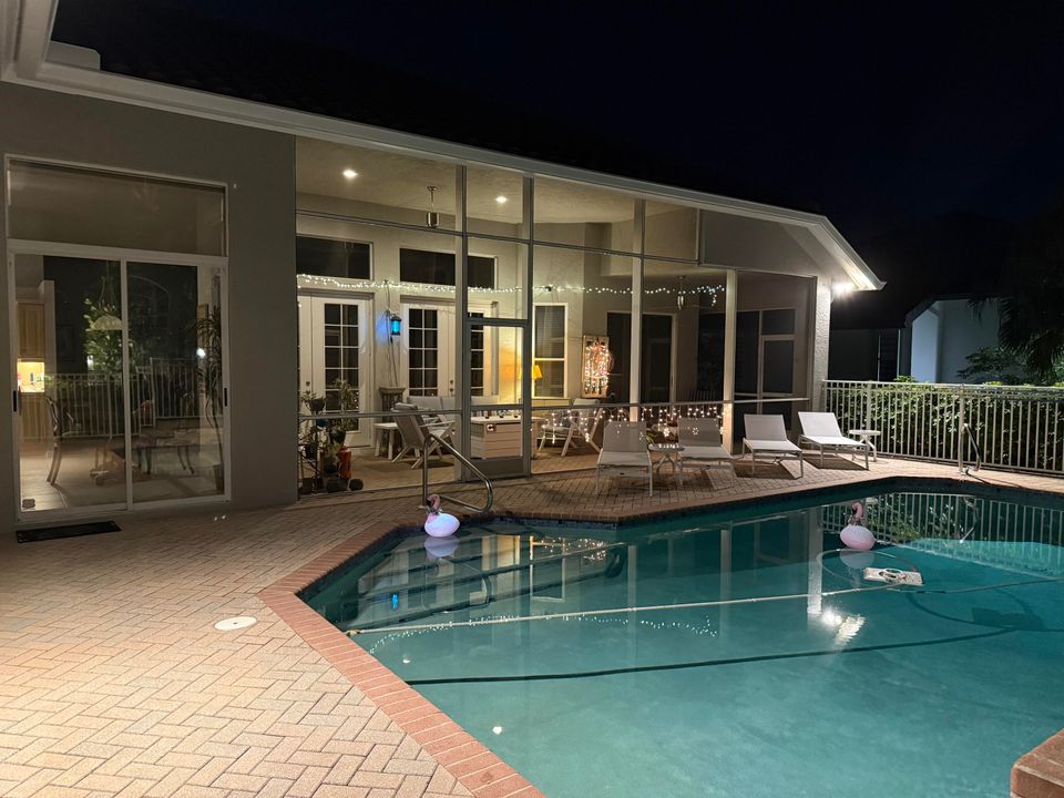 Activo con contrato: $1,249,900 (3 camas, 3 baños, 2912 Pies cuadrados)