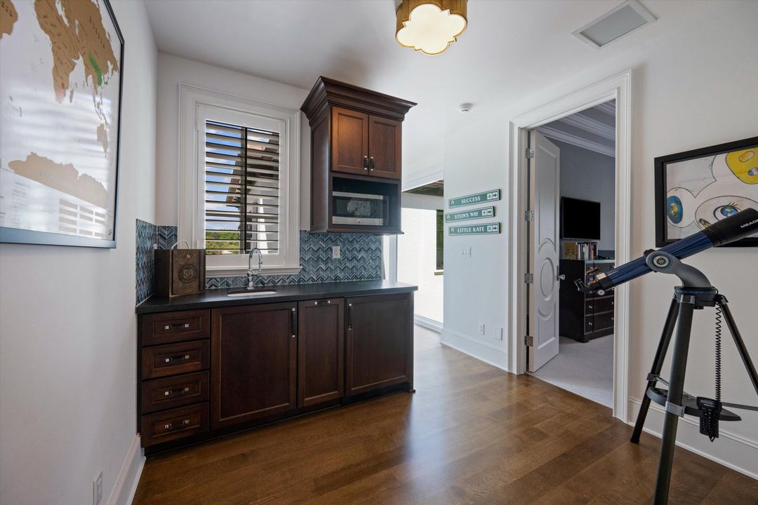 For Sale: $11,500,000 (5 beds, 6 baths, 7856 Square Feet)