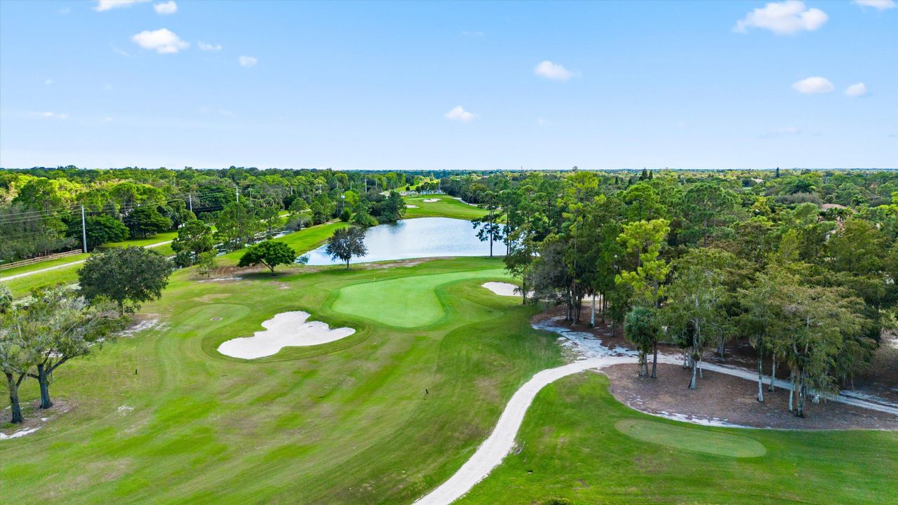 Activo con contrato: $1,097,000 (5 camas, 3 baños, 3234 Pies cuadrados)