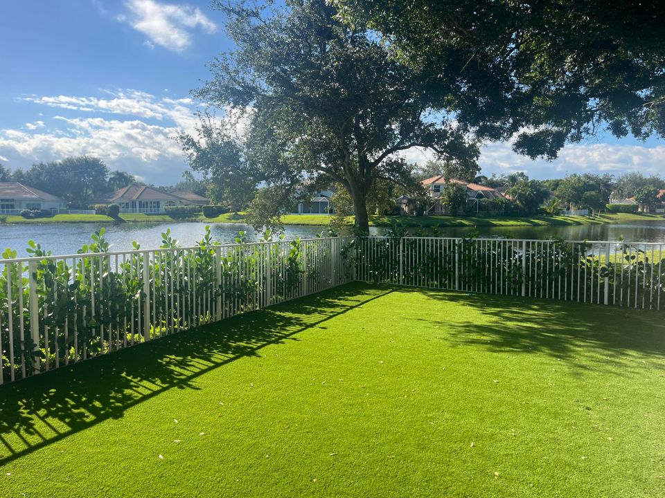 Под контрактом: $6,500 (4 спален, 3 ванн, 2958 Квадратных фут)