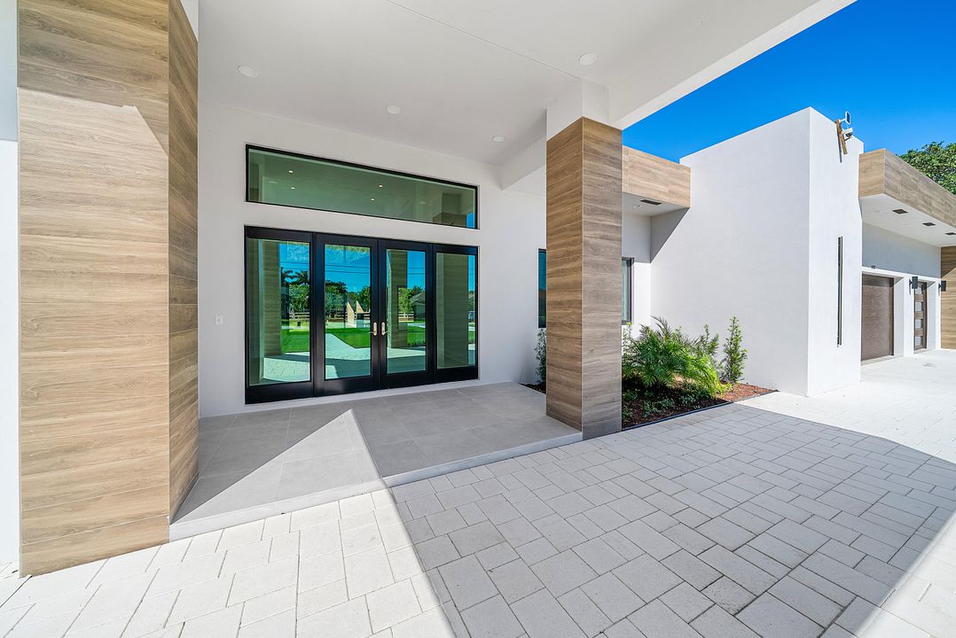 For Sale: $4,260,000 (5 beds, 6 baths, 4823 Square Feet)