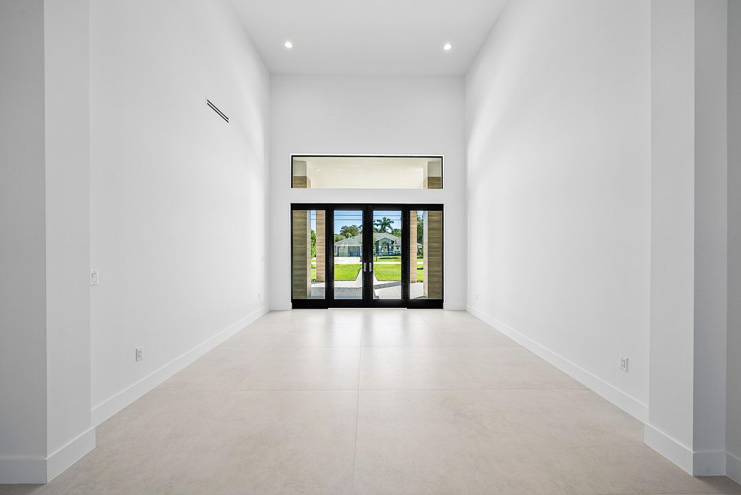 For Sale: $4,260,000 (5 beds, 6 baths, 4823 Square Feet)