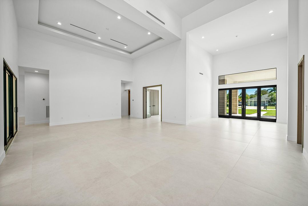 For Sale: $4,260,000 (5 beds, 6 baths, 4823 Square Feet)