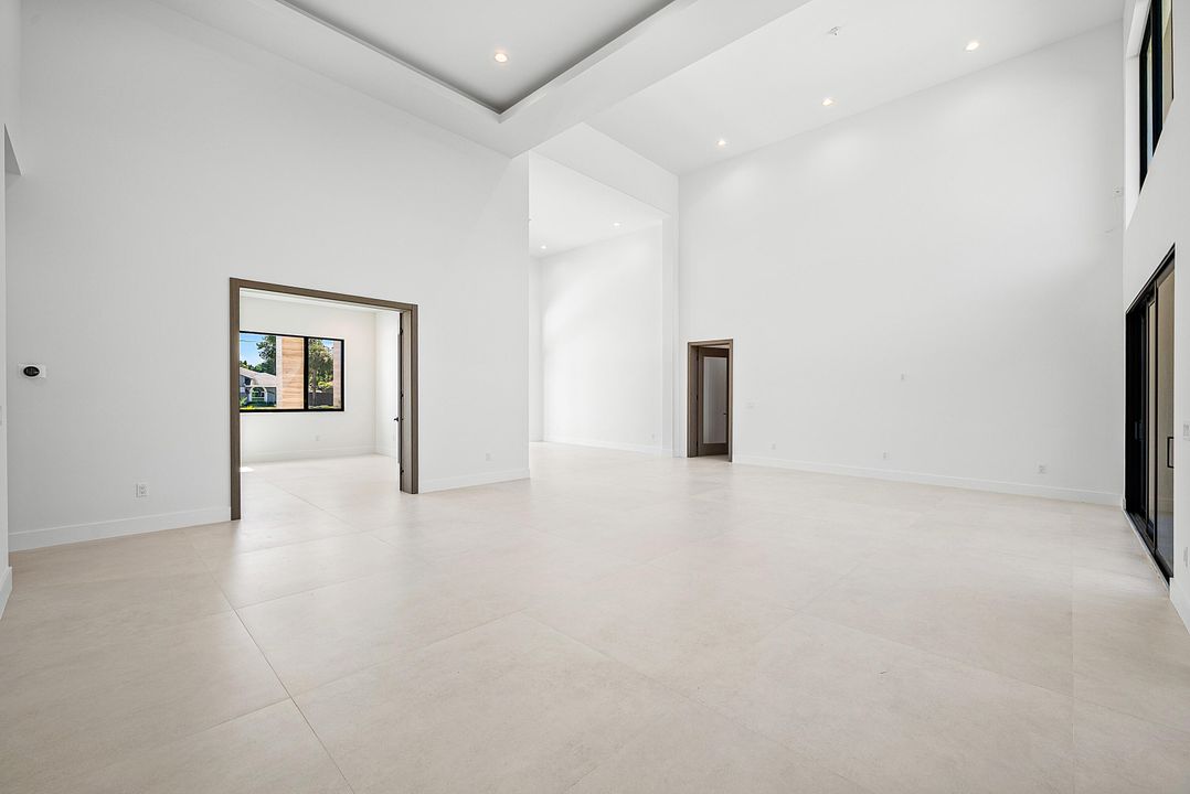 For Sale: $4,260,000 (5 beds, 6 baths, 4823 Square Feet)