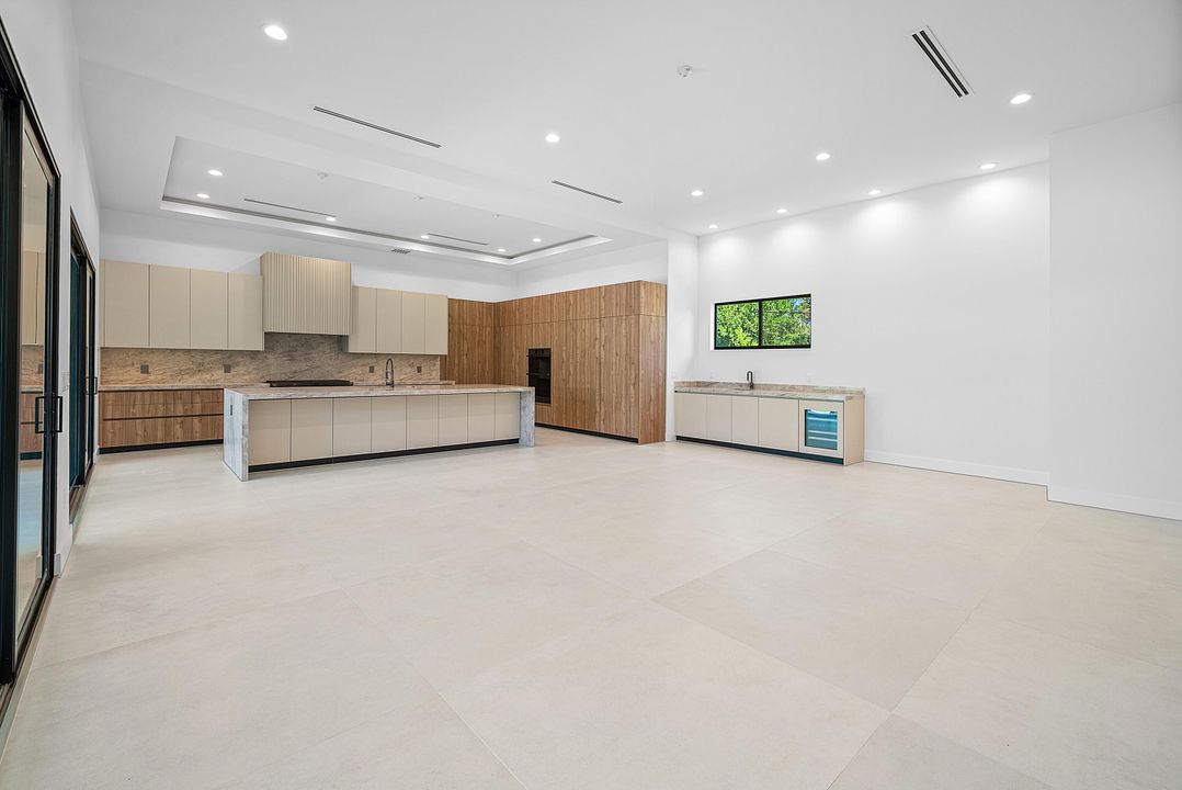 For Sale: $4,260,000 (5 beds, 6 baths, 4823 Square Feet)