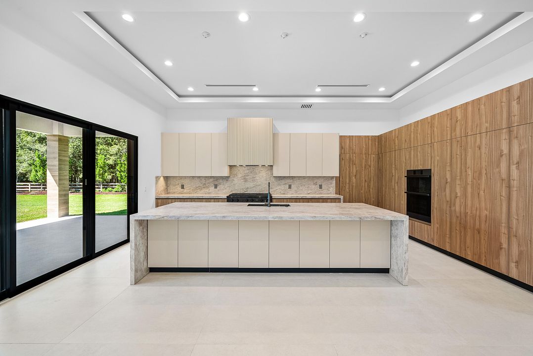 For Sale: $4,260,000 (5 beds, 6 baths, 4823 Square Feet)