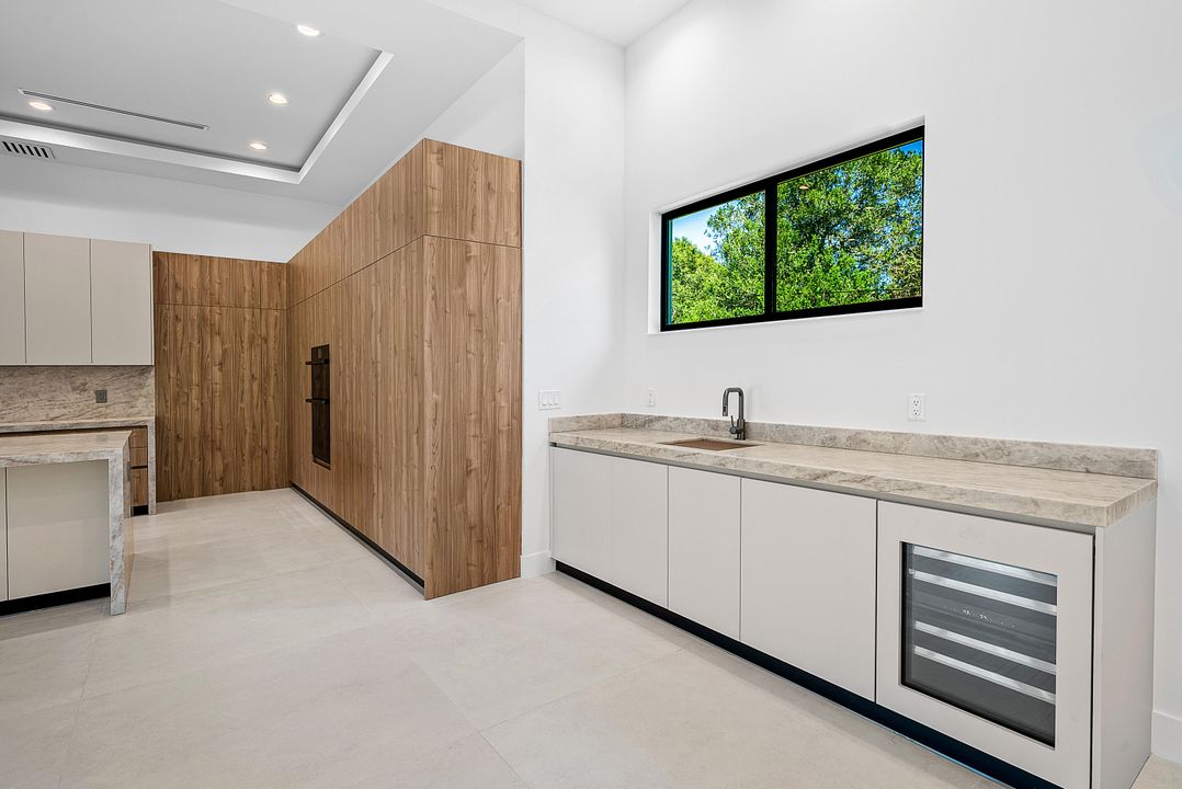 For Sale: $4,260,000 (5 beds, 6 baths, 4823 Square Feet)