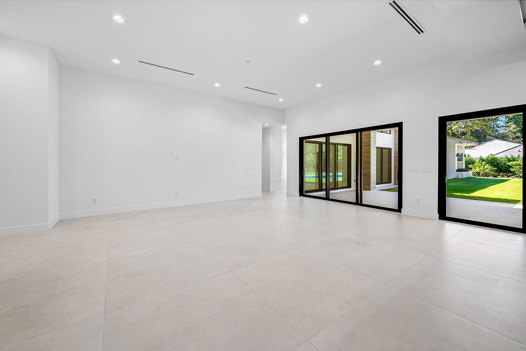 For Sale: $4,260,000 (5 beds, 6 baths, 4823 Square Feet)