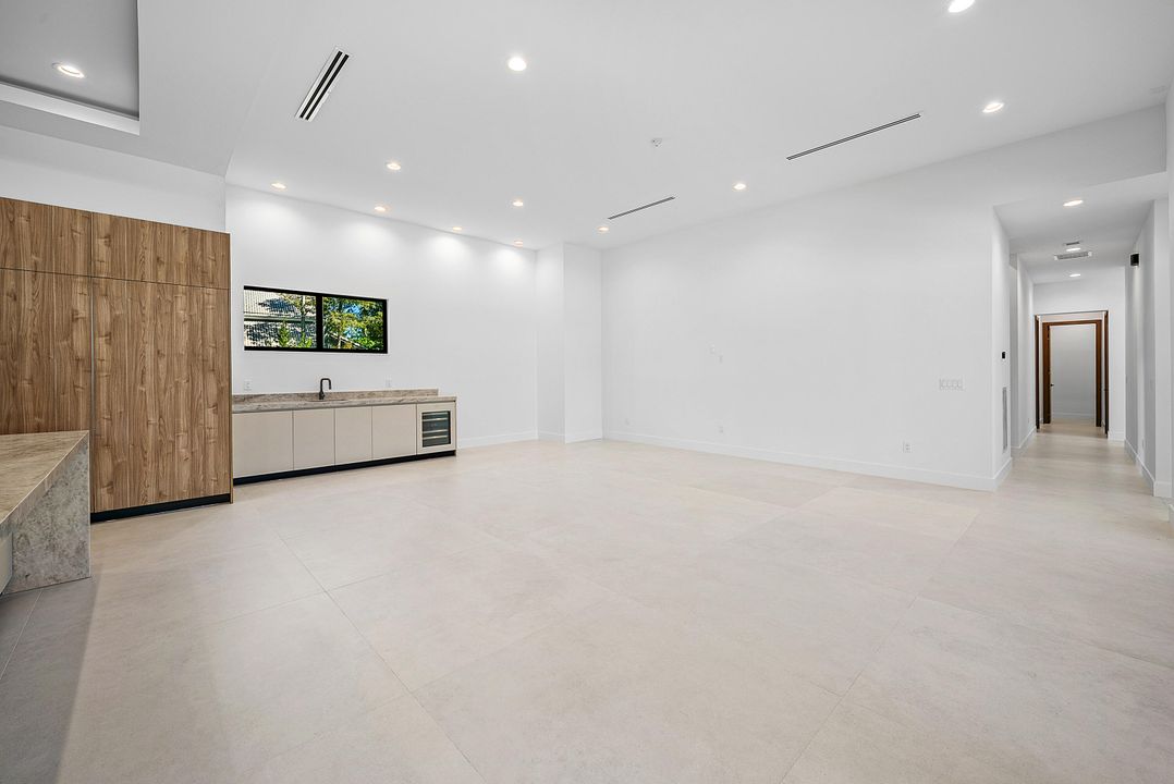 For Sale: $4,260,000 (5 beds, 6 baths, 4823 Square Feet)