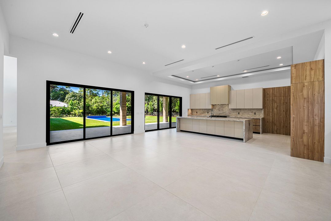 For Sale: $4,260,000 (5 beds, 6 baths, 4823 Square Feet)