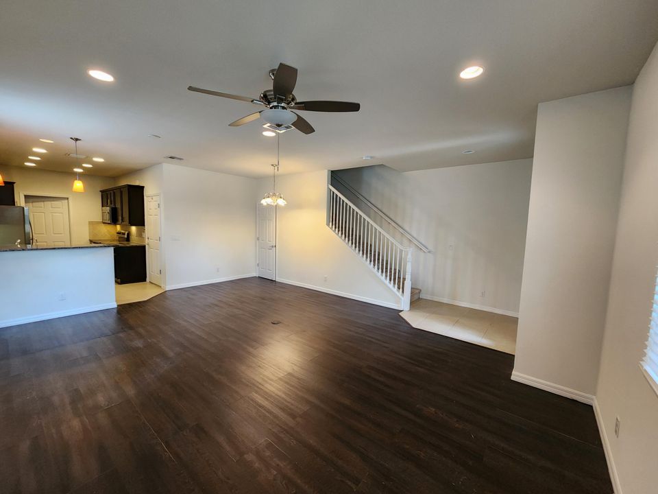 For Rent: $3,150 (3 beds, 2 baths, 1601 Square Feet)