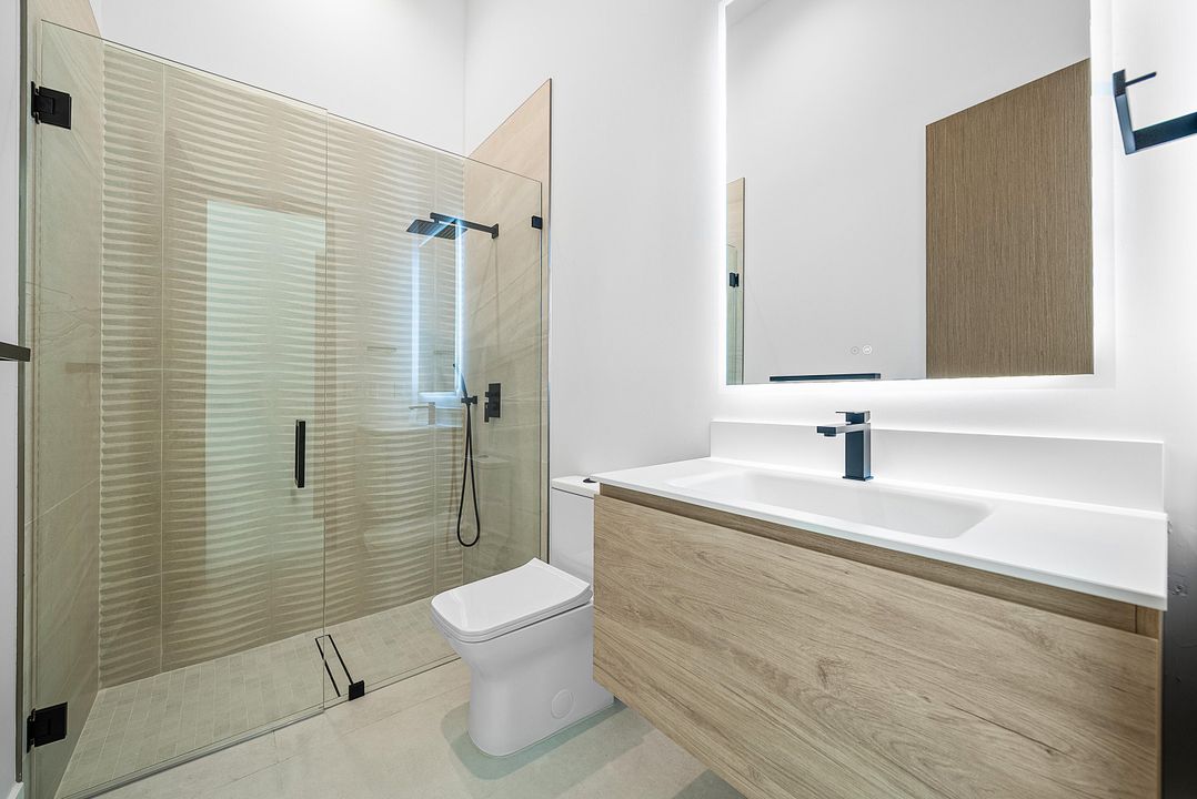 For Sale: $4,260,000 (5 beds, 6 baths, 4823 Square Feet)