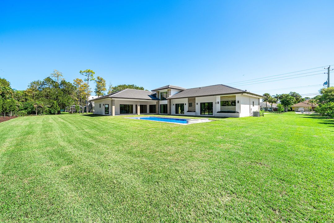 For Sale: $4,260,000 (5 beds, 6 baths, 4823 Square Feet)