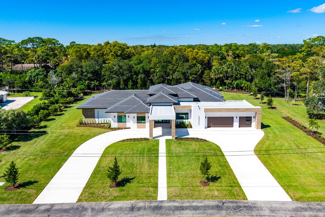 For Sale: $4,260,000 (5 beds, 6 baths, 4823 Square Feet)