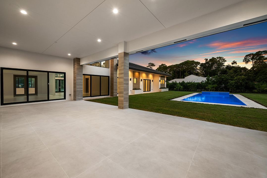 For Sale: $4,260,000 (5 beds, 6 baths, 4823 Square Feet)