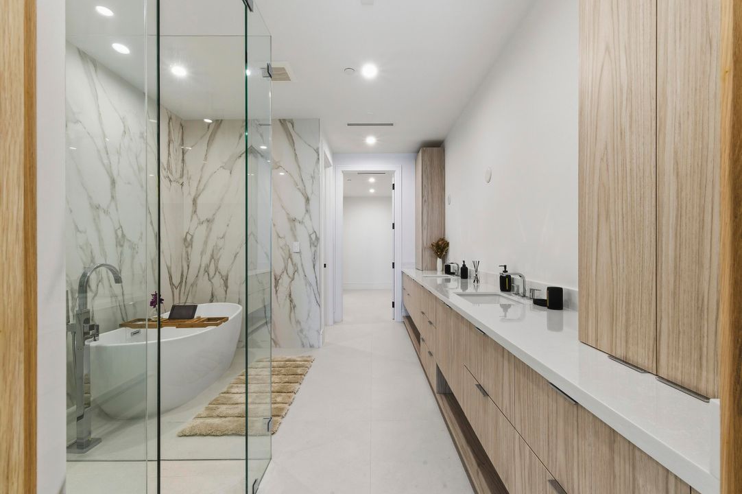 For Sale: $3,395,000 (3 beds, 3 baths, 2698 Square Feet)